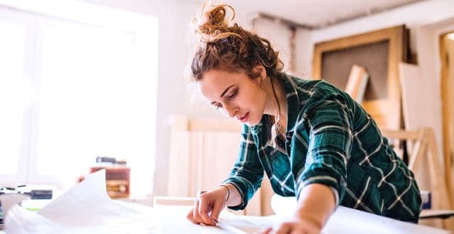 woman entrepreneur focused